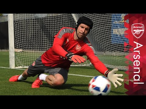 شاهد أفضل 10 حراسات مرمى من تدريبات الأرسنال