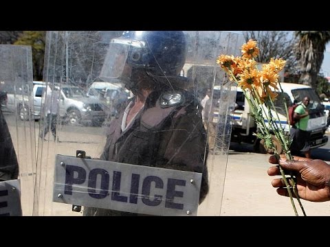 بالفيديو تواصل الاحتجاجات في زيمبابوي ضد إدخال أوراق نقدية محلية تعادل الدولار الأميركي
