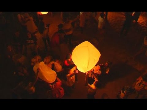 بالفيديو الفوانيس تشتعل لدعم مرضى السرطان في لبنان