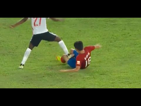 شاهد زميل صلاح يتعرض للطرد في الدوري الصيني