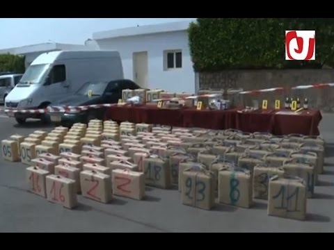 بالفيديو ايقاف سيارتين محملتين بالمخدرات و مشروبات كحولية مهربة في أغادير