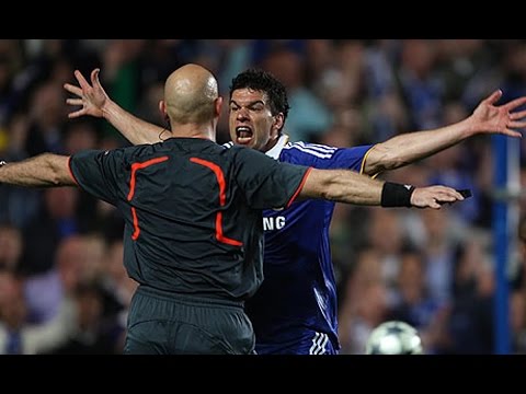 أغبى 10 أخطاء تحكيمية في عالم كرة القدم