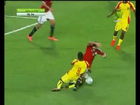 شاهد خناقة بين باولو والنني تتسبب في إهدار ضربة جزاء لمنتخب مصر