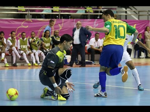 شاهد هدف رائع في الصالات الخماسية لكرة القدم