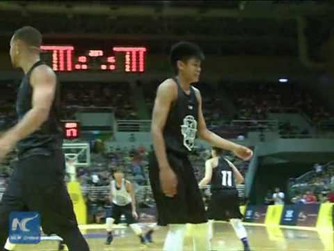 بالفيديوشاهد نجم السلة ستيفن كاري يلعب مع طلاب مدرسة تايبيه