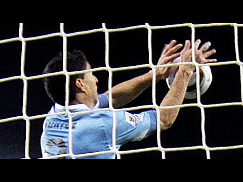 بالفيديو 10 لاعبين نجحوا في مهمة حراسة المرمى