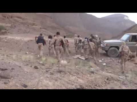 بالفيديو الجيش اليمني يقطع الإمدادات عن الميليشيات في جبل هيلان
