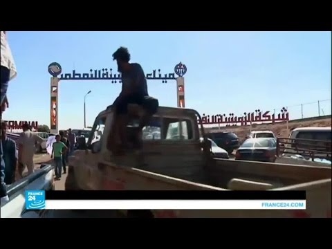 شاهد قوات حفتر تسلم إدارة الموانئ النفطية إلى المؤسسة الوطنية