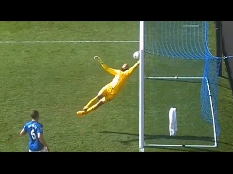 بالفيديو استمتع مع أبرز 25 تصديًا خرافيًا لحراس المرمى