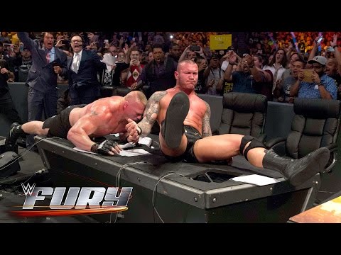 شاهد أبرز 15 ضربة للمصارعين فشلت في تحطيم الطاولة