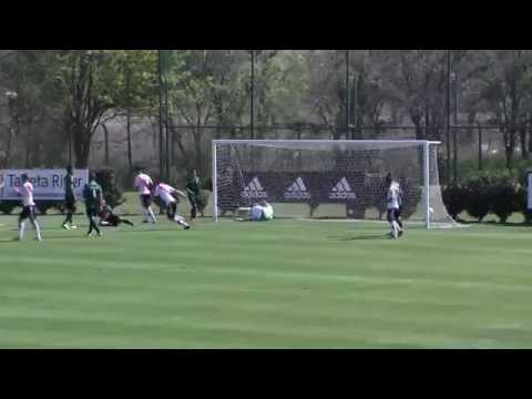 ابن عم نجم ليفربول السابق يسجل هدفًا رائعًا في الأرجنتين