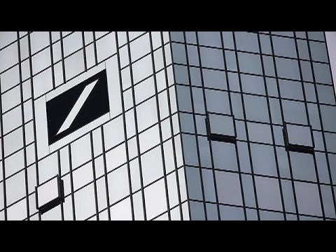 شاهد ميركل ترفض التعليق على مساعدة حكومتها لمصرف دويتشه بنك