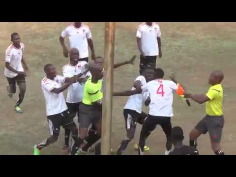 شاهد لاعب زيمبابوي يعتدي بوحشية على حكم