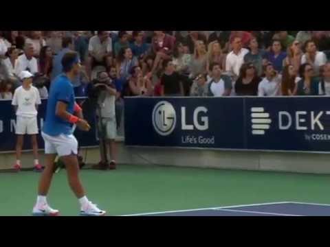 شاهد نادال يوقف المباراة كي  تعثر مشجعة على طفلتها