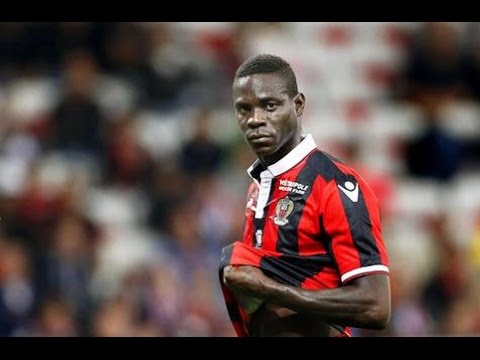 بالفيديو ماريو بالوتيلي يعود لإثارة الجدل في الملاعب الفرنسية