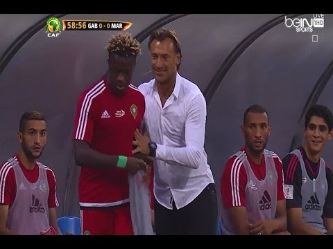 بالفيديو لقطة طريفة للمدرب المغربي هيرفي رونار مع اللاعب منديل