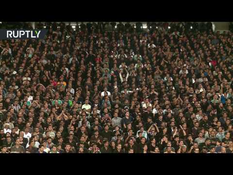 شاهد مشجعو كرة قدم إيرانيون يحيون ذكرى عاشوراء