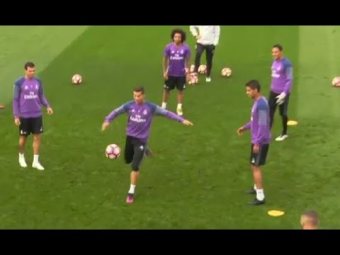 شاهد رونالدو يعاقب الصحافيين بعد سخرية زملائه في التمرين