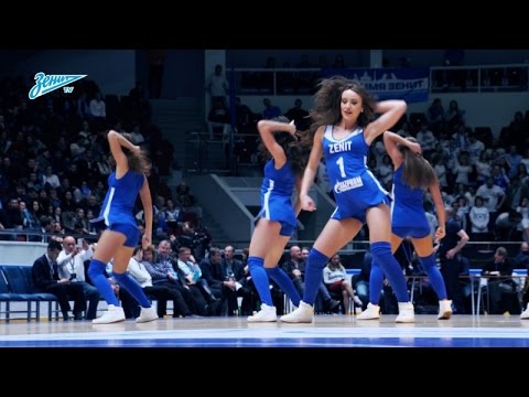 بالفيديو أداء مذهل لفريق المشجعات يلهب حماس اللاعبين والجماهير