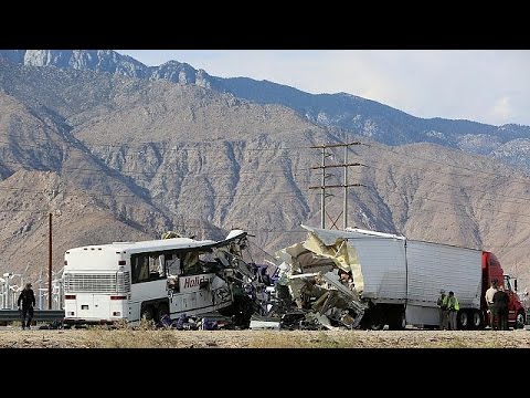 شاهد مقتل 13 شخصًا خلال حادث تصادم في كاليفورنيا