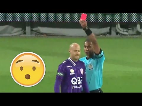 شاهد أسرع 12 بطاقة حمراء حصل عليها اللاعبون