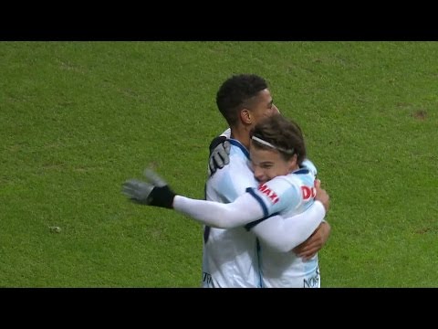 شاهد مشجّع وفي يحتفل وحده بأول فوز لفريقه منذ آب