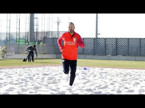 بالفيديو إندريس إنييستا يقترب من العودة إلى مباريات نادي برشلونة