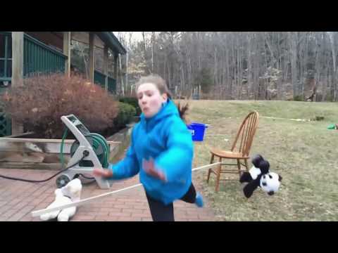 شاهد أكثر المواقف المحرجة للفتيات أثناء الجري والقفز