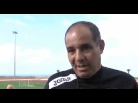 بالفيديو بادو زكي يسخر من المنتخب المغربي و يدافع عن نظيره الجزائري