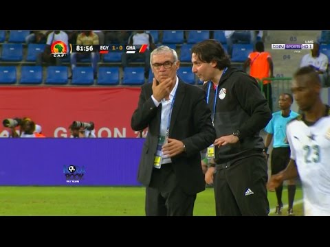 شاهد لاعب غاني يبصق علي مدرّب المنتخب المصري هيكتور كوبر