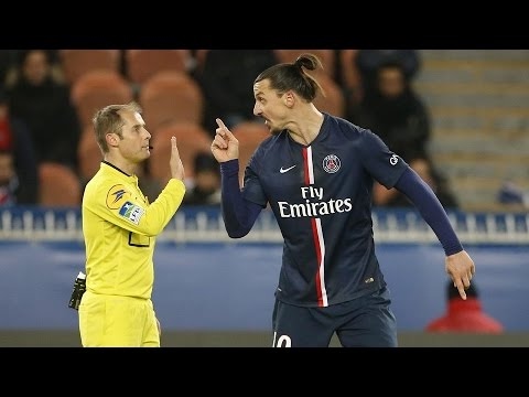 بالفيديو لقطات لا أخلاقية من الحكام واللاعبين