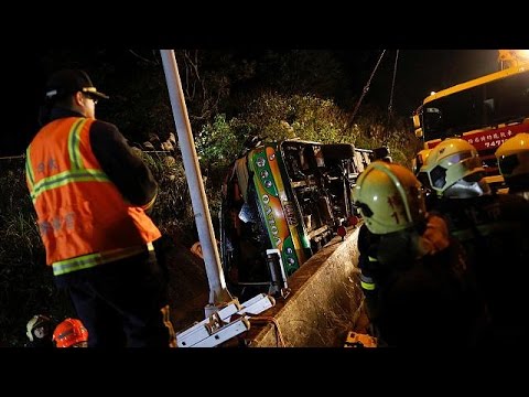 مقتل 32 شخصًا جراء انقلاب حافلة سياحية في تايوان