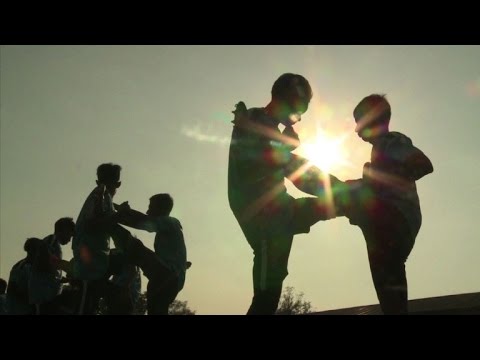 شاهد بورما تحلم باستعادة الأمجاد الكروية الغابرة