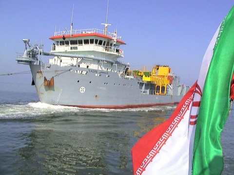رفع العقوبات عن إيران يحيي ميناء خارك النفطي