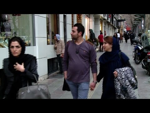 شاهد الطلاق يقود آلاف الإيرانيين إلى السجن