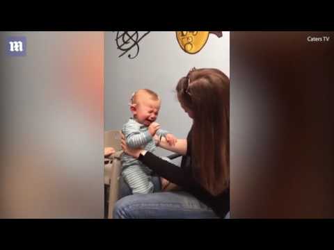 ردّ فعل طفل أصم يسمع صوت والدته لأول مرة