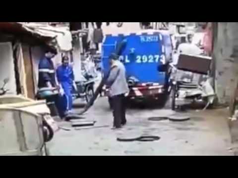 شاهد لحظة انفجار بالوعة في الهواء