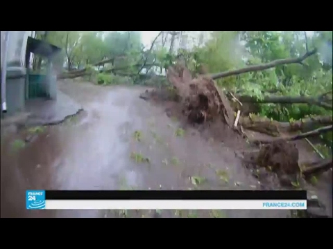 شاهد عاصفة شديدة تجتاح العاصمة موسكو وضواحيها