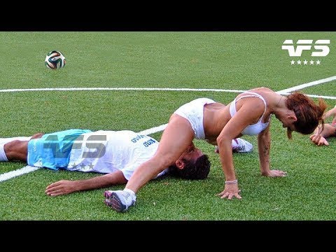 شاهد أغرب اللقطات المحرجة والمضحكة في كرة القدم