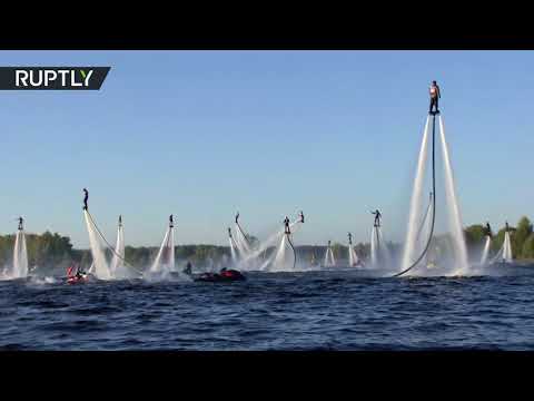 60 بشريًا يطيرون فوق الماء