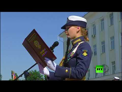 16 فتاة تؤدي القسم في مدرسة الطيران الحربي العليا في كراسنودار