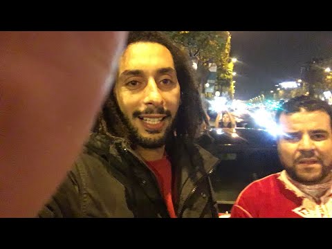 احتفال جماهير نادي الوداد المغربي في باريس بعد التتويج باللقب الأفريقي