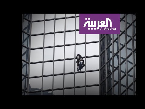 فرنسي يغامر بطريقة خطيرة للاحتجاج على قانون التقاعد
