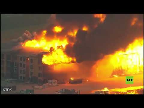 حريق هائل في مدينة هيوستون الأميركية يلتهم مجمعًا سكنيًا