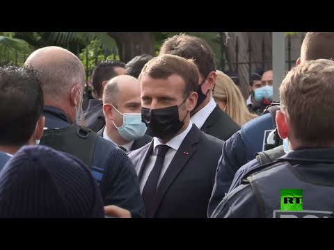 الرئيس الفرنسي يصل إلى موقع حادث الطعن في نيس