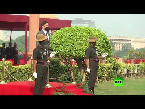 وزير الدفاع الأميركي يصل الهند ويوقع اتفاقًا عسكريًا