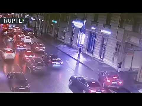 حادث مروري مروع في سان بطرسبوغ الروسية ضحيته فتاة صغيرة