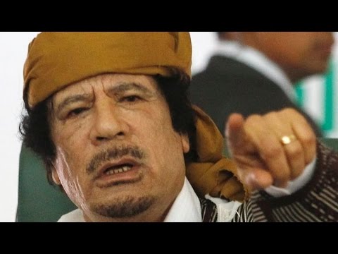 بالفيديو كواليس خناقة القذافي مع وفد السعودية