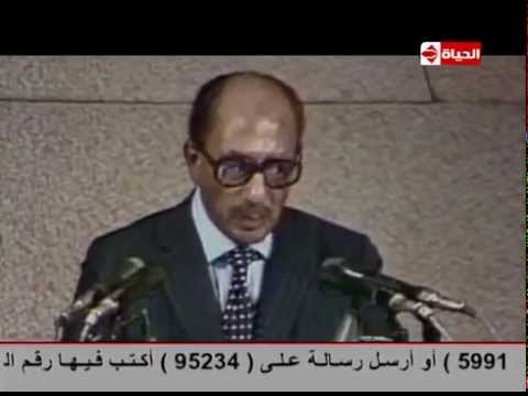شاهد السادات الرئيس الوحيد الذي ركب سيارة مكشوفة