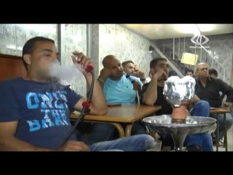 مباريات كرة القدم تنعش المقاهي الشعبية
